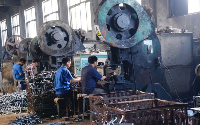 Штампованная машина